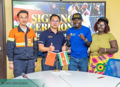 signing-Pomba-12 signing-Pomba-12